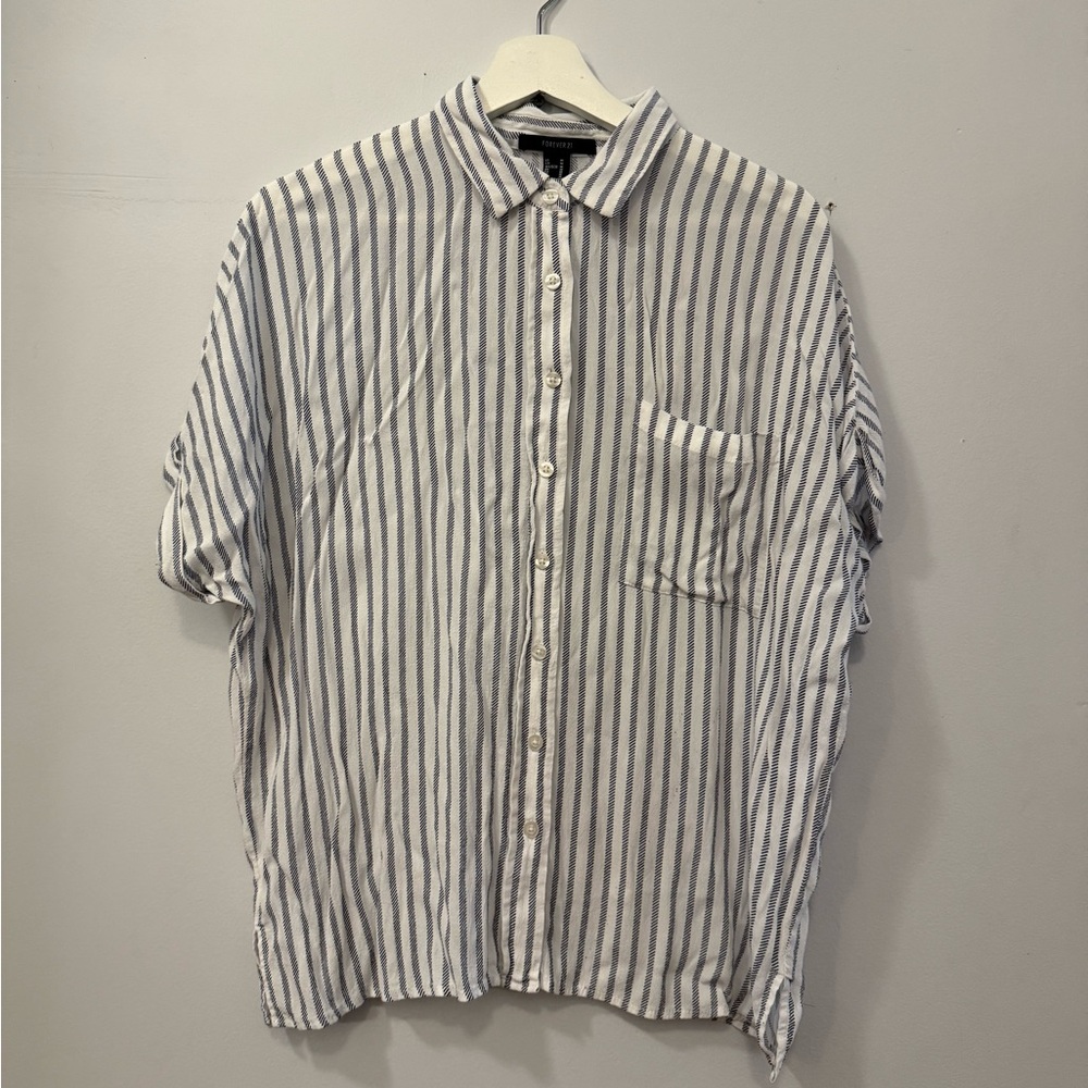 Forever 21 Black and White Casual Button Down Shirt